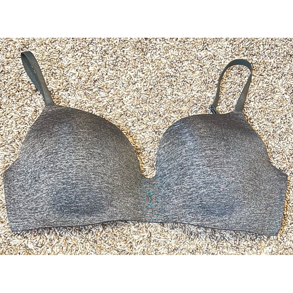 36D Victoria Secret bra